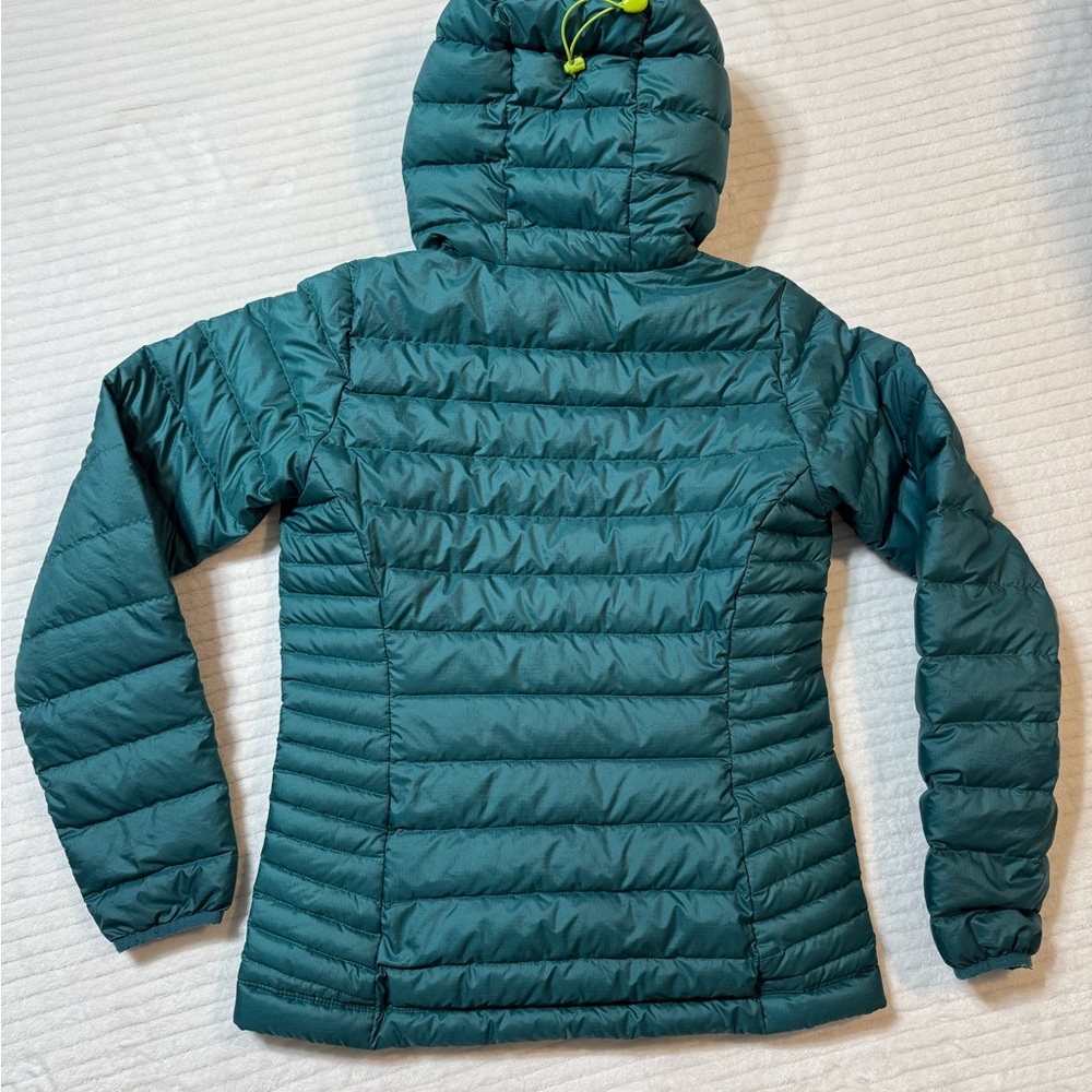 Patagonia Women's Teal Puffer Jacket with Hood - Picture 10 of 10